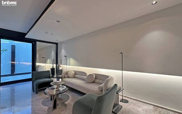 bnbmehomes -2BR with Cinema Room- R42B4