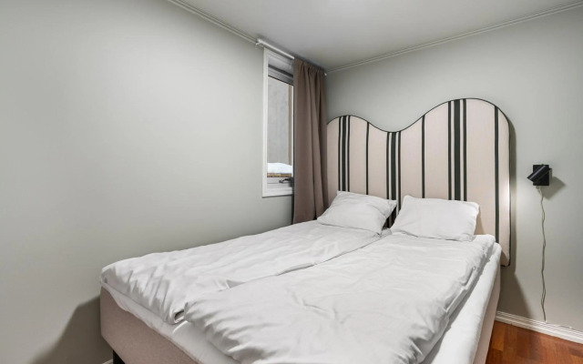Enter Viking Hotel