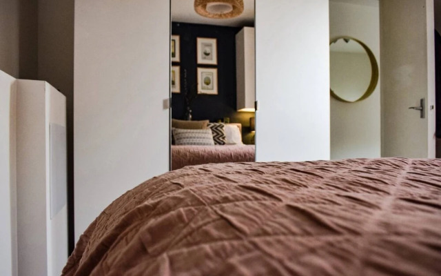 Stylish 3 Bedroom Home With Roof Terrace