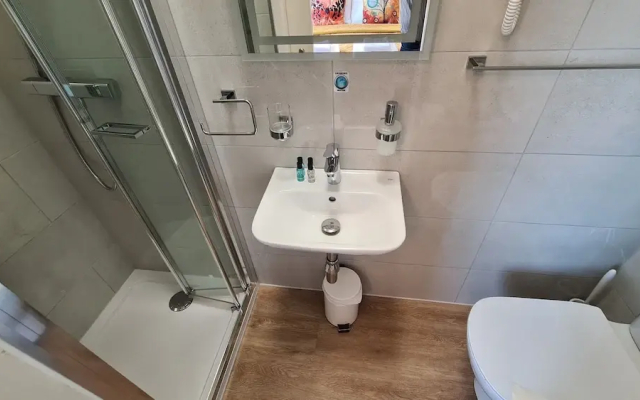 Torland Seafront Hotel