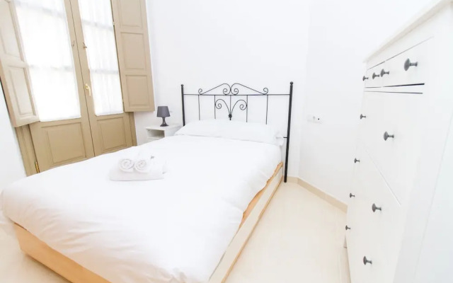 Calle Mezquitilla - Spacious Apartment by La RecepciÃ³n