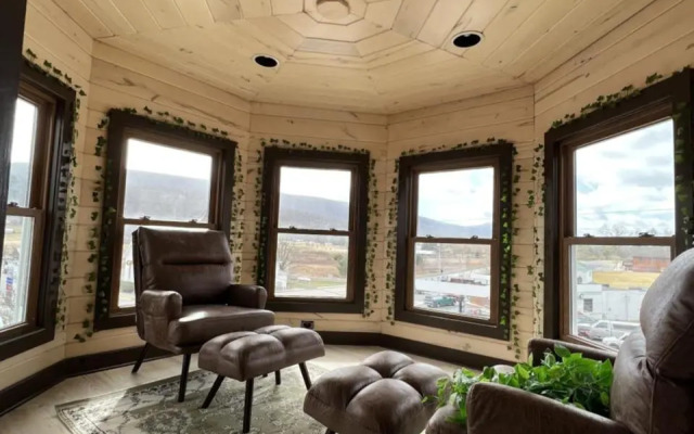 Monterey Inn