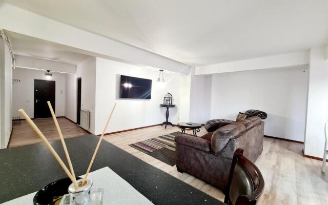 R.O.S.E. Apartment