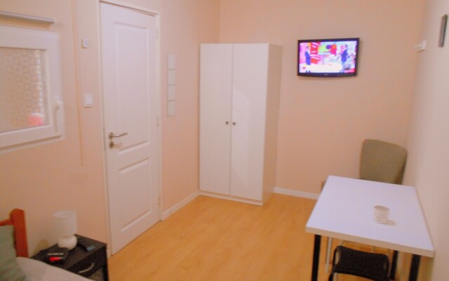 Arade room