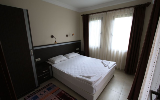 Hotel Holiday Calbis