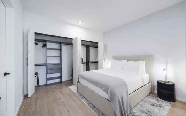 Views Apartment Near Bayfront Park