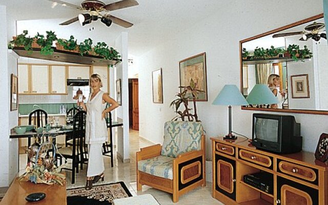 Regency Heights at Neptuno