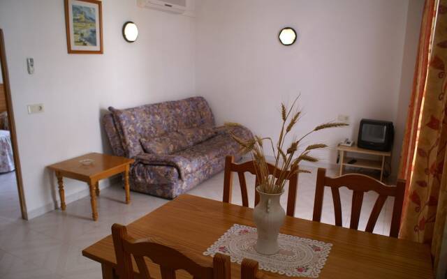 Bella Maria Apartments & Pool Club