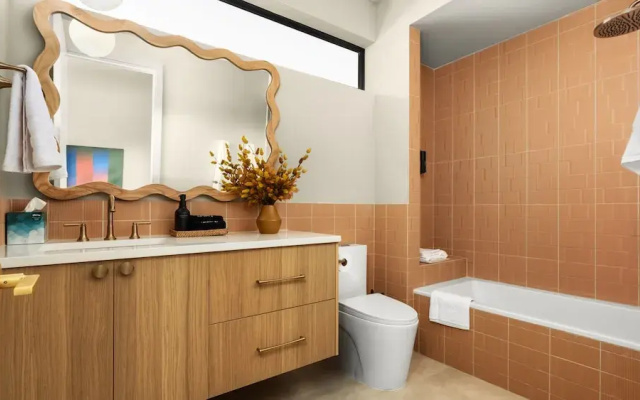 Eastside Lux Group  W Pool near Downtown