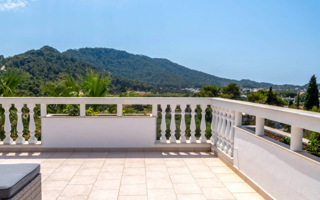 Red Rose Luxury Villa