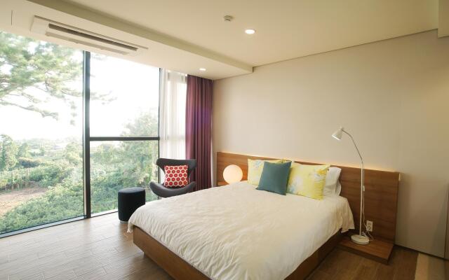 Jeju Bom Stay & Art Gallery