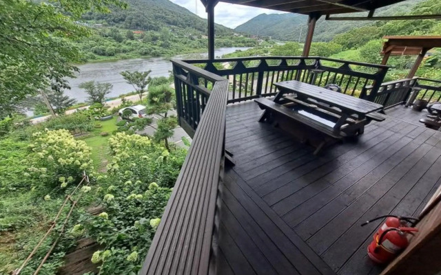 Gokseong Riverside Sketch Pension