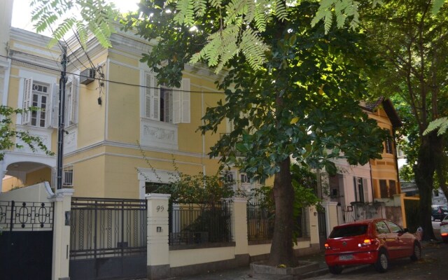 Casa Amarela Guest House - ZONA SUL