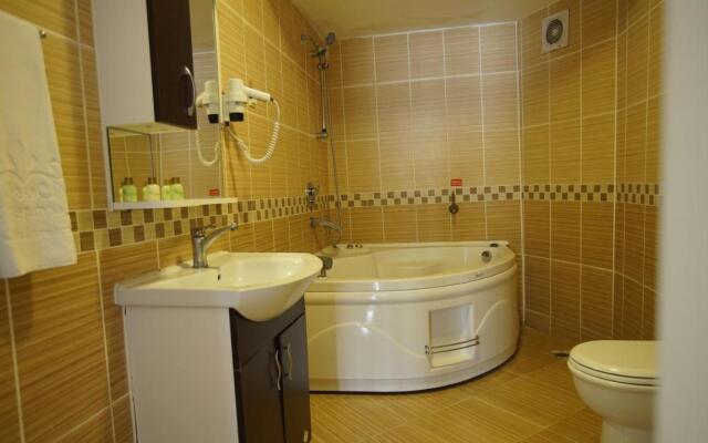 Sarot Thermal Vadi Tatil Koyu