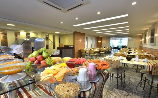 Sambura Praia Hotel