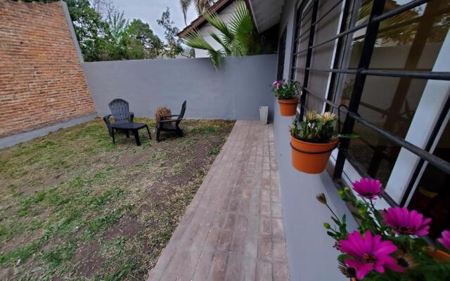 Casa con Jardín - Hermoso barrio - Centro MG- Aerop 15 min