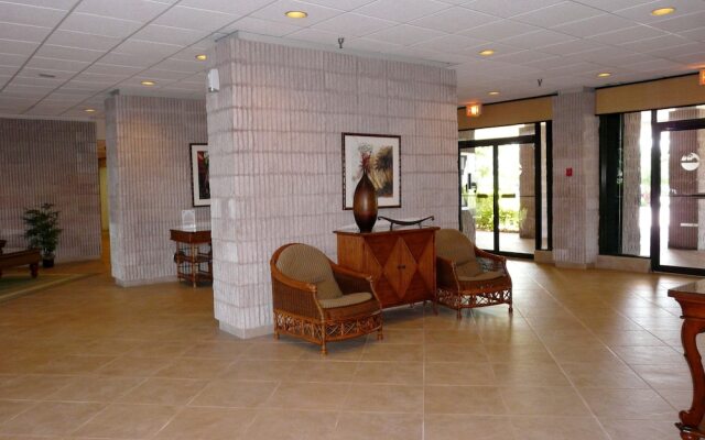 Beachfront Condo With Sw-facing Balcony and Pool