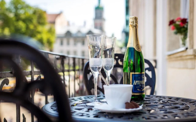 V.I.P.Apartmens Rynok Sqr.19