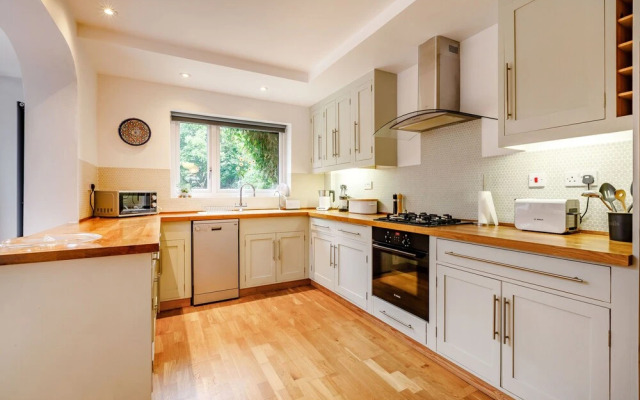 11 Beech Road