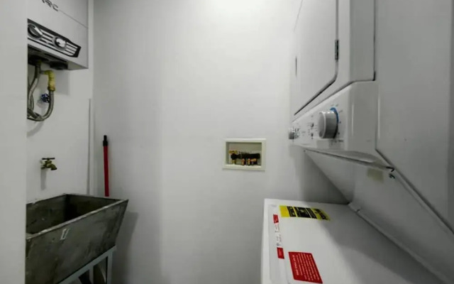 Room-sofa Bed Stay Rooftop Pool & Gym, A