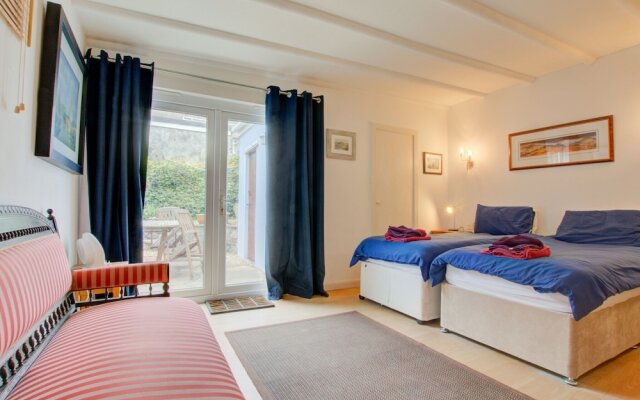 Modern Holiday Home in Tenby With Patio