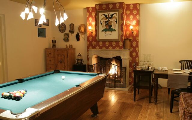 Lush Holiday Home in Oeffelt with 2 Saunas & Hot Tubs