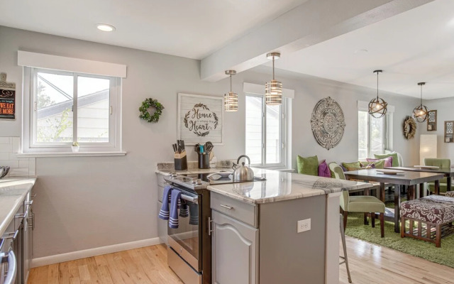 Dog-friendly Ranch Retreat ~ 5 Mi to Denver!