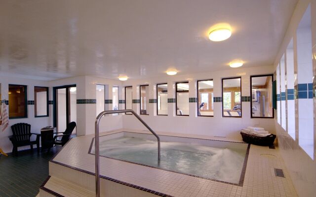 Whistler Village Inn And Suites