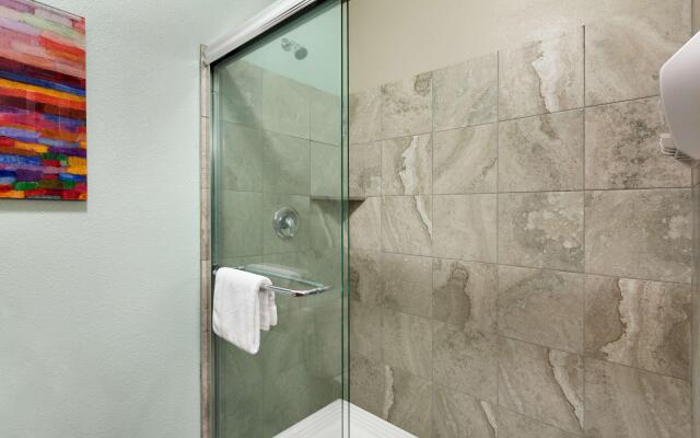 Best Western Plus Peppertree Inn At Omak