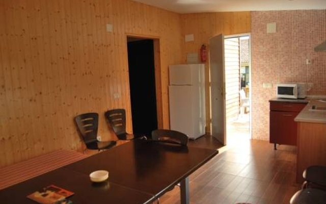 Hostal - Bungalows Camping Cáceres