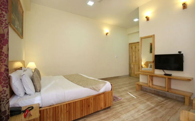 OYO 9995 Manali Plaza