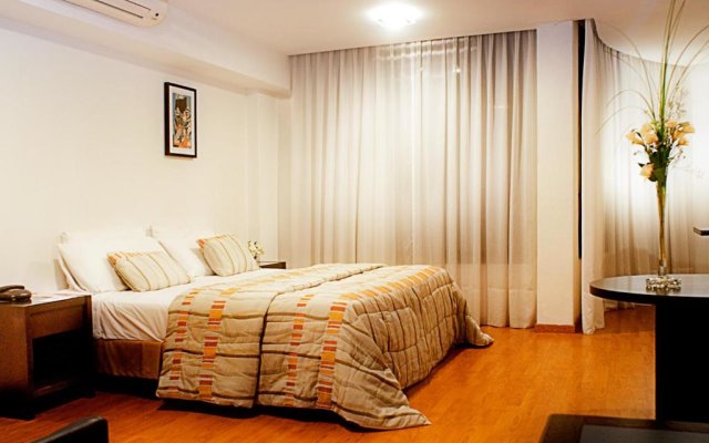 Urquiza Apart Hotel & Suites