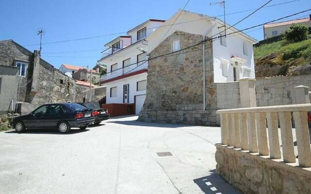 Apartment - 4 Bedrooms with Sea views - 107766