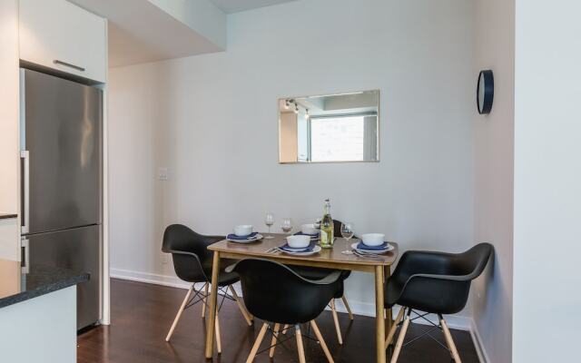 12 York St Condo - Financial District