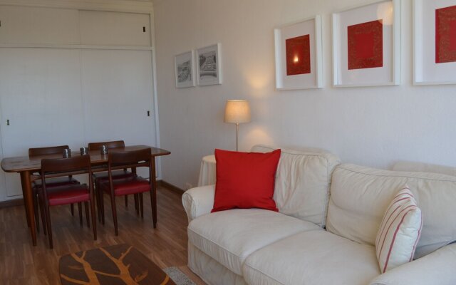 Cozy Apartment in Estoril