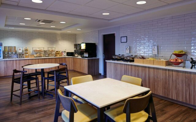 Fairfield Inn & Suites by Marriott Detroit Livonia