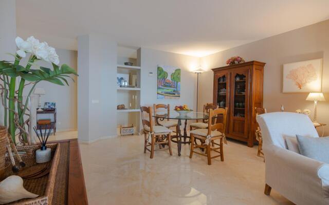 18166 - Superb Front Line Location - Heated Pool