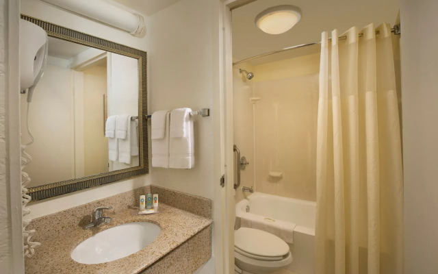 Quality Inn Miami Airport - Doral