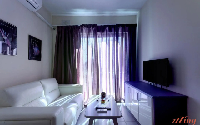 Seaside 2 Bedroom Apt w Side Sea Views - New
