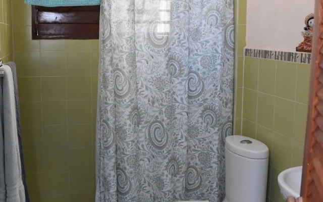 Cancun Guest House 4 Terrace Tub
