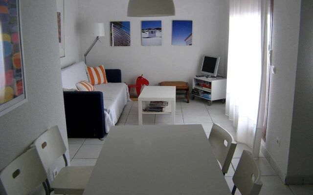 Venavera H21a - 2 Dorm / 1bath Walk to Beach