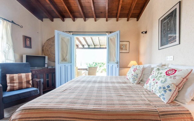 Adamos 1 br Hotel Apartments