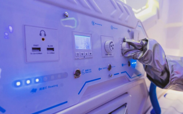 Hashtag.Capsule.Hostel