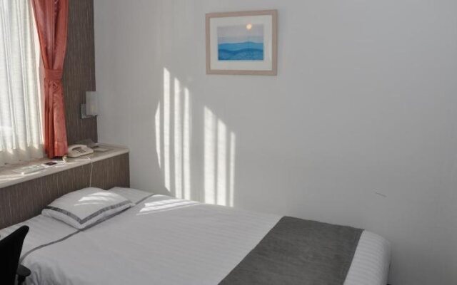 Hotel West