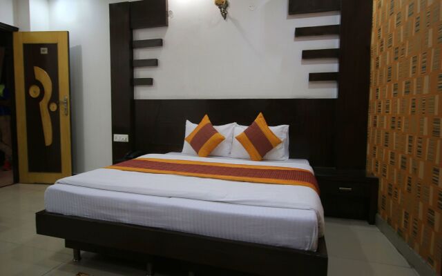 OYO 6408 Hotel Delhi Heart