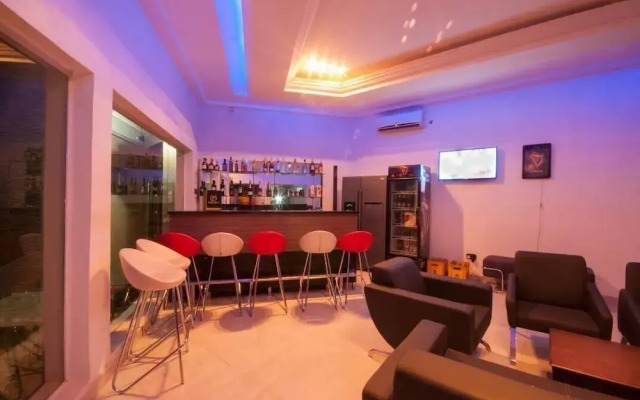 The Point Rayfield  Hotel
