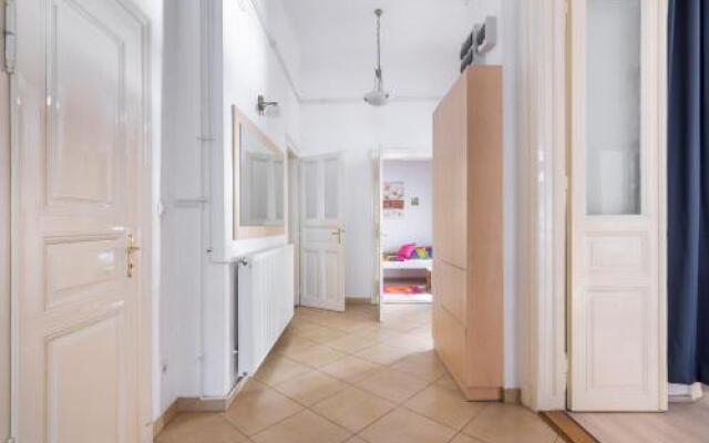 Izabella Home 2 Budapest