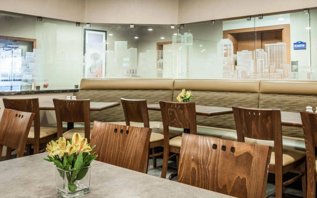 Quality Inn & Suites Hotel Seattle Center