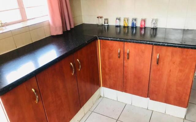 Stunning 2 bedroom guesthouse available