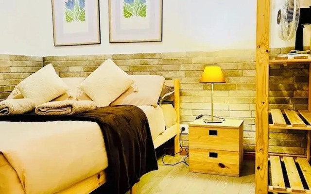 Basic Interior Apartment Sagrada Familia